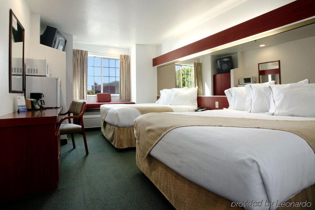 Motel Travelodge By Wyndham 2*